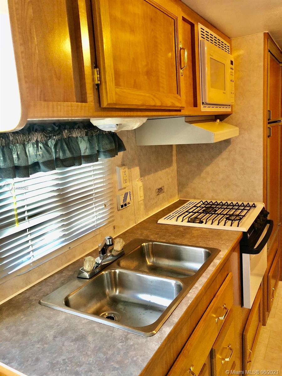 See details / 1416 sq. ft. $ 2021-03-01 0 Photo