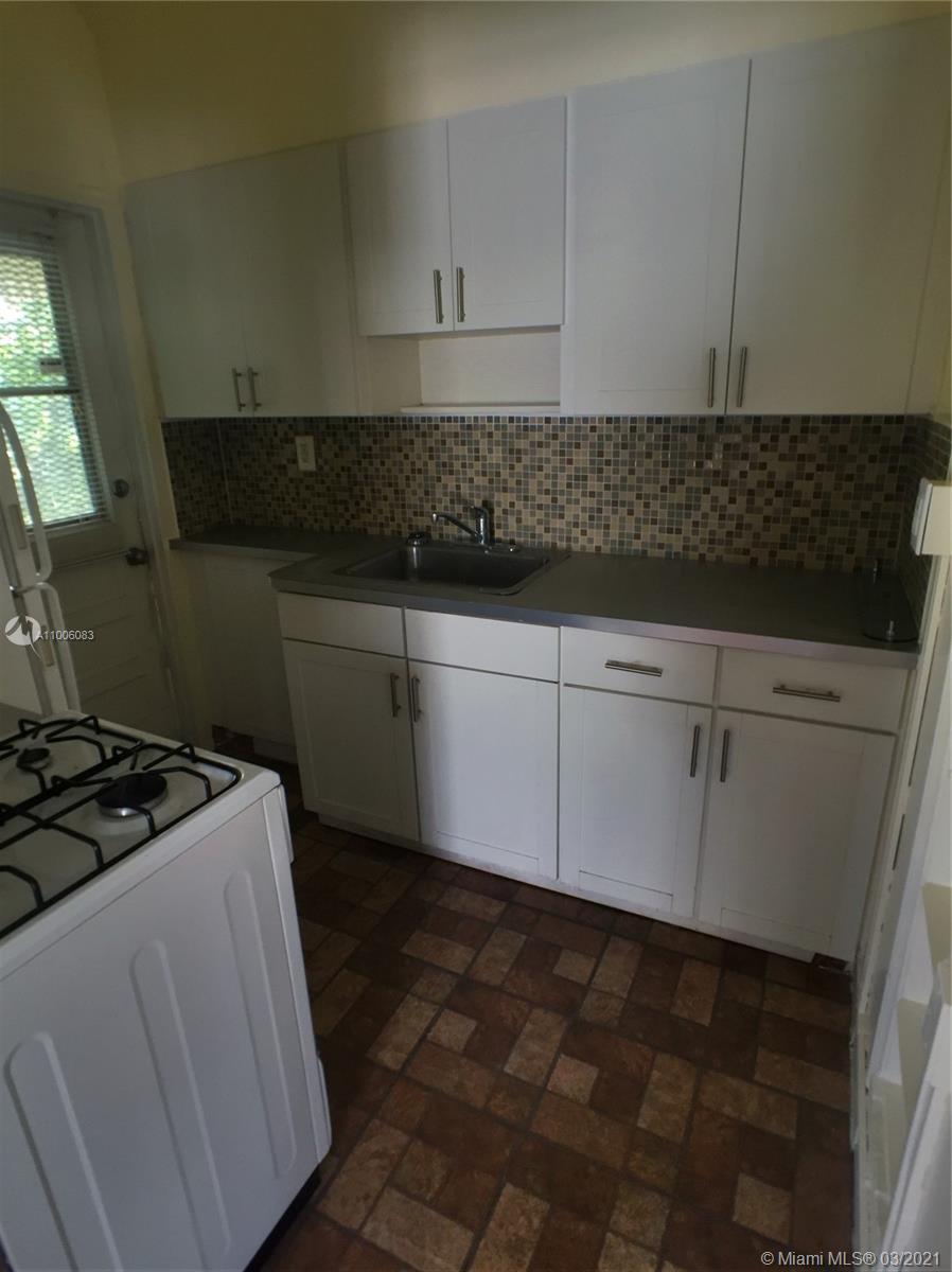 See details / 4565 sq. ft. $ 2021-04-16 0 Photo