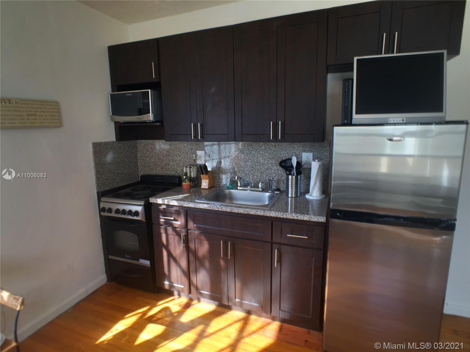 See details / 4565 sq. ft. $ 2021-04-16 0 Photo