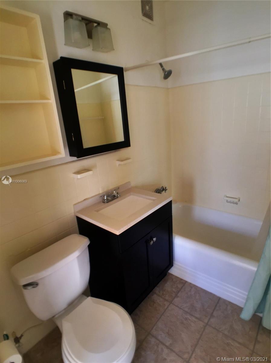See details / 4565 sq. ft. $ 2021-04-16 0 Photo