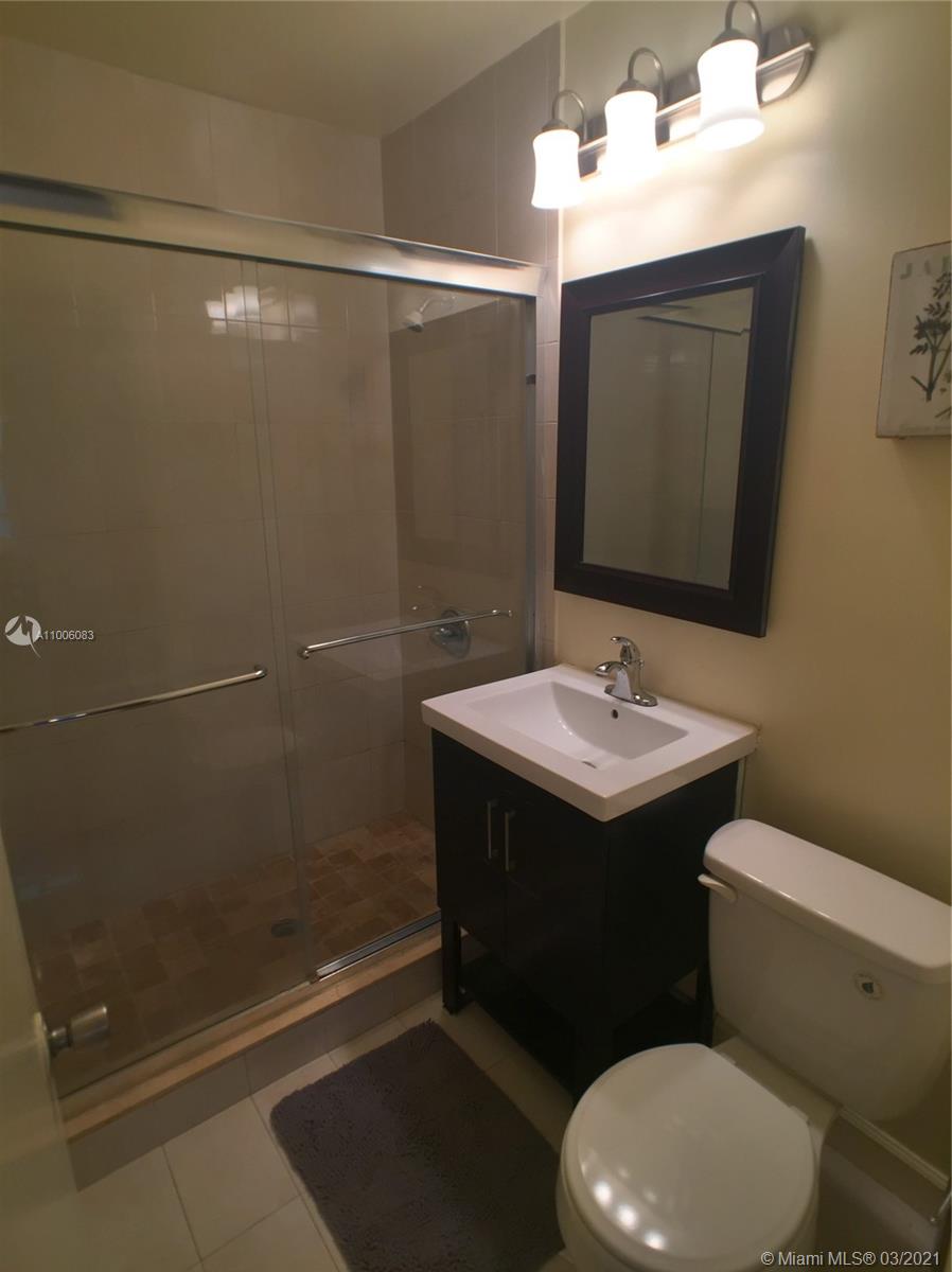 See details / 4565 sq. ft. $ 2021-04-16 0 Photo