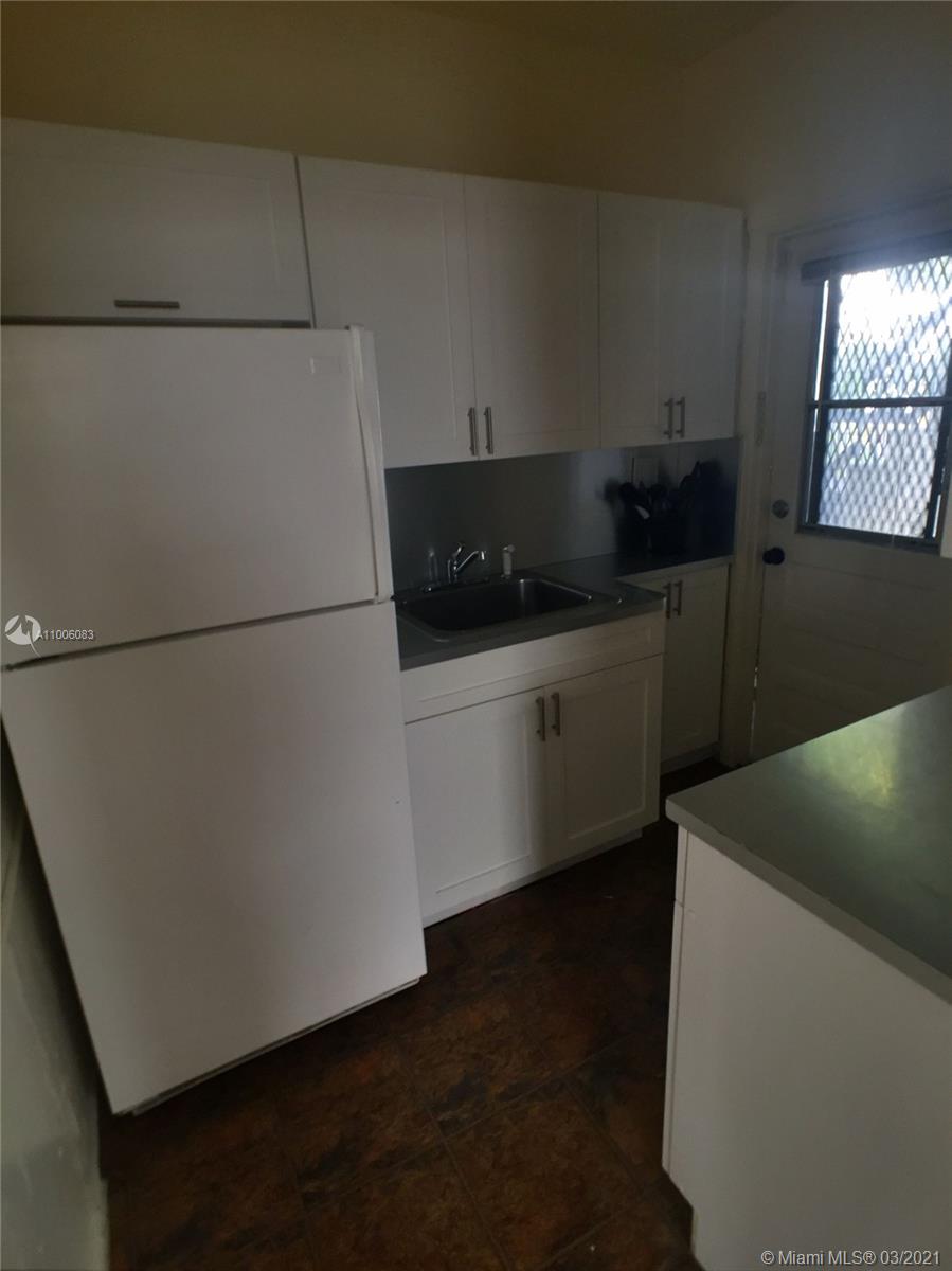 See details / 4565 sq. ft. $ 2021-04-16 0 Photo
