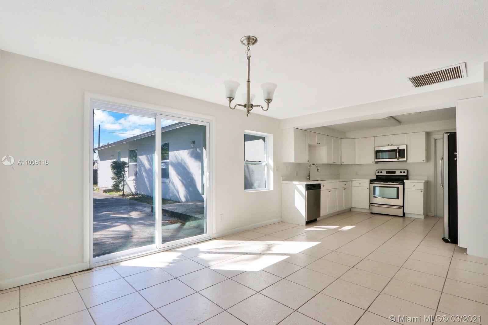 See details / 3211 sq. ft. $ 2021-03-01 0 Photo