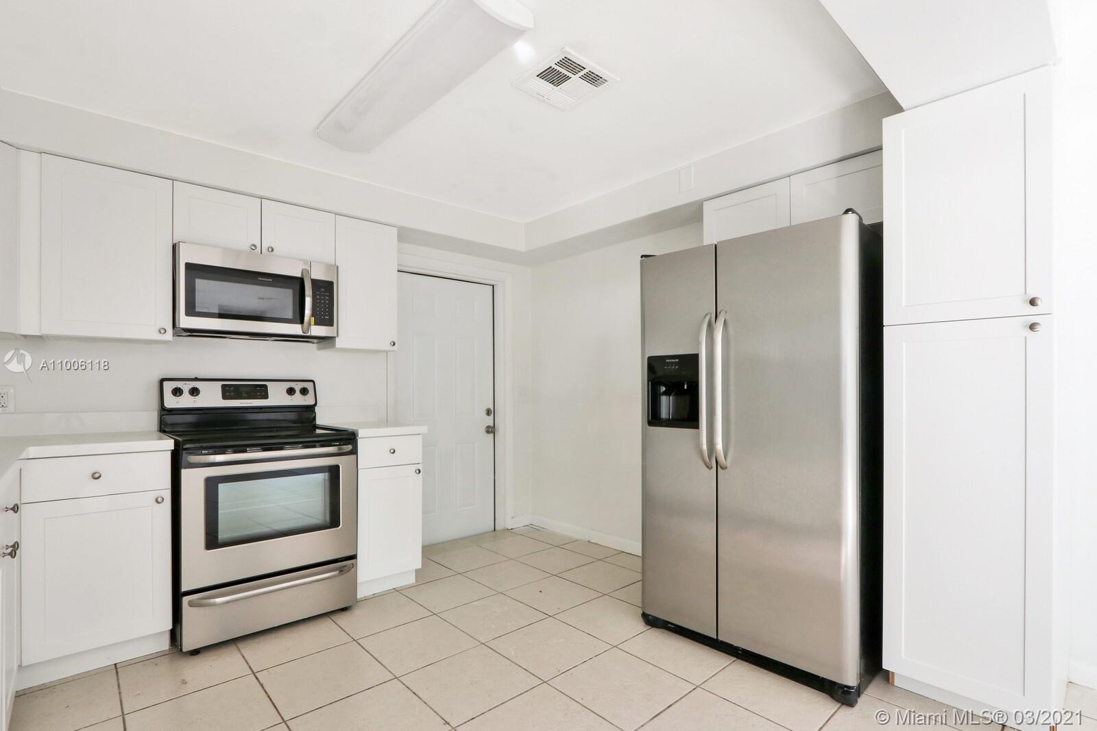 See details / 3211 sq. ft. $ 2021-03-01 0 Photo