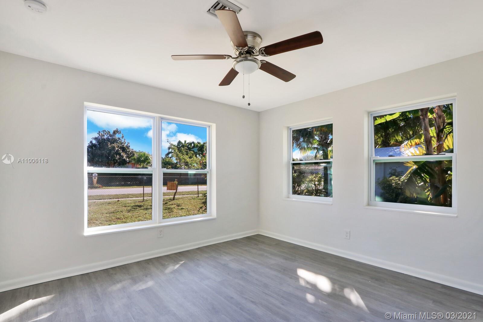 See details / 3211 sq. ft. $ 2021-03-01 0 Photo
