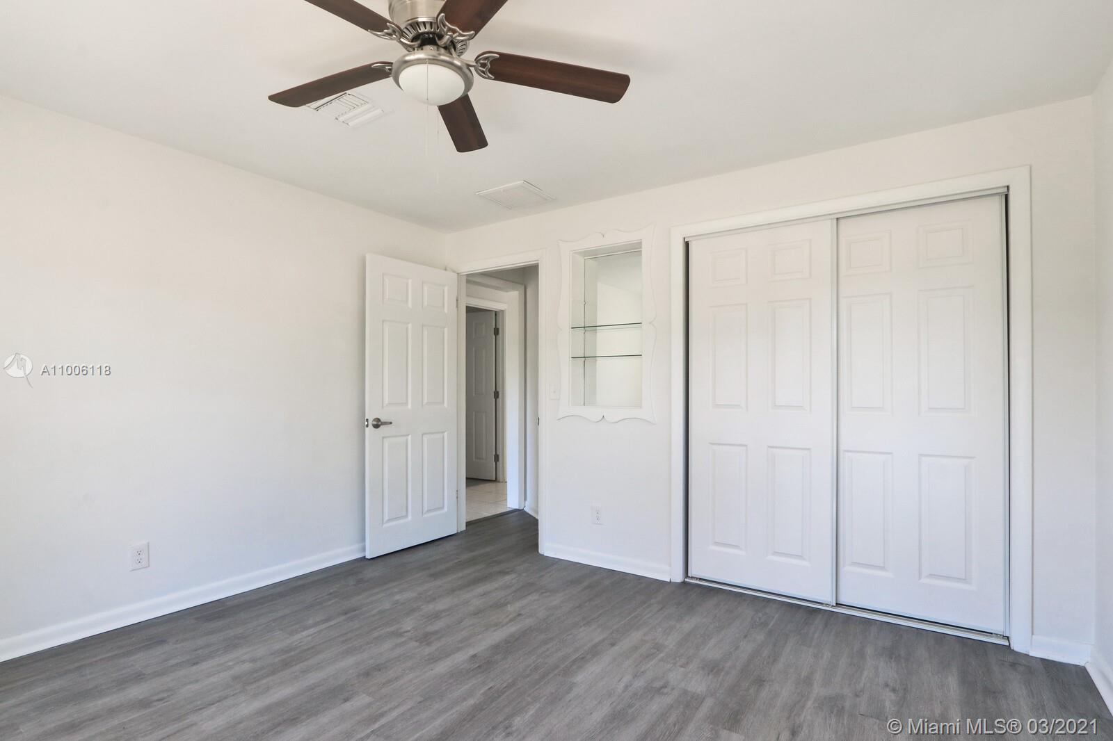 See details / 3211 sq. ft. $ 2021-03-01 0 Photo