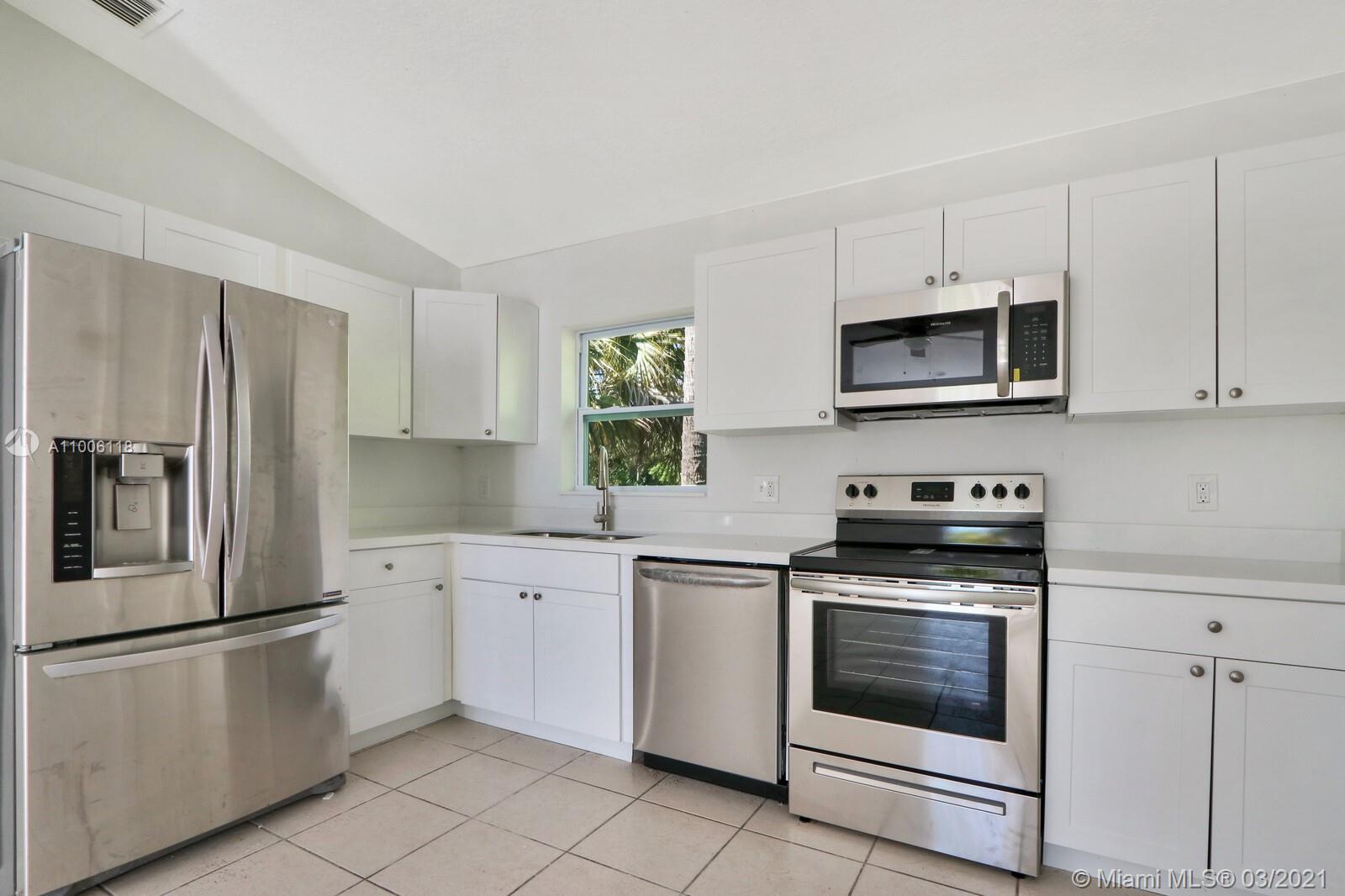 See details / 3211 sq. ft. $ 2021-03-01 0 Photo
