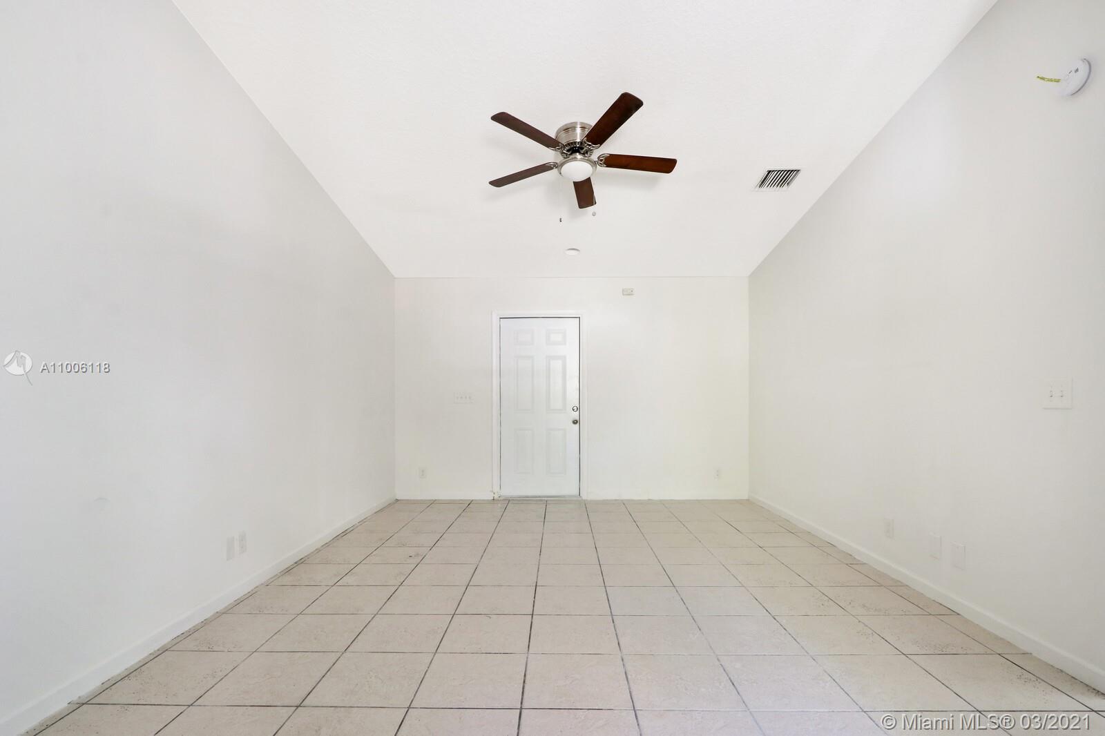 See details / 3211 sq. ft. $ 2021-03-01 0 Photo