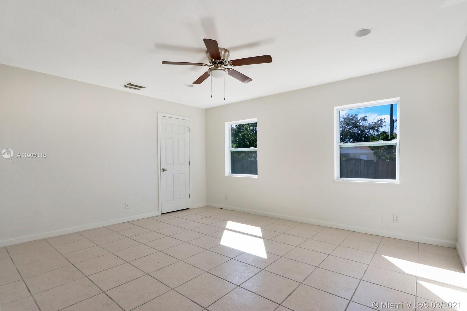 See details / 3211 sq. ft. $ 2021-03-01 0 Photo