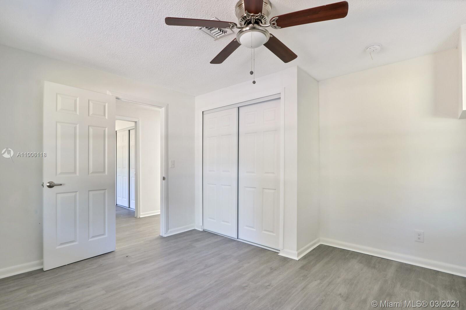 See details / 3211 sq. ft. $ 2021-03-01 0 Photo