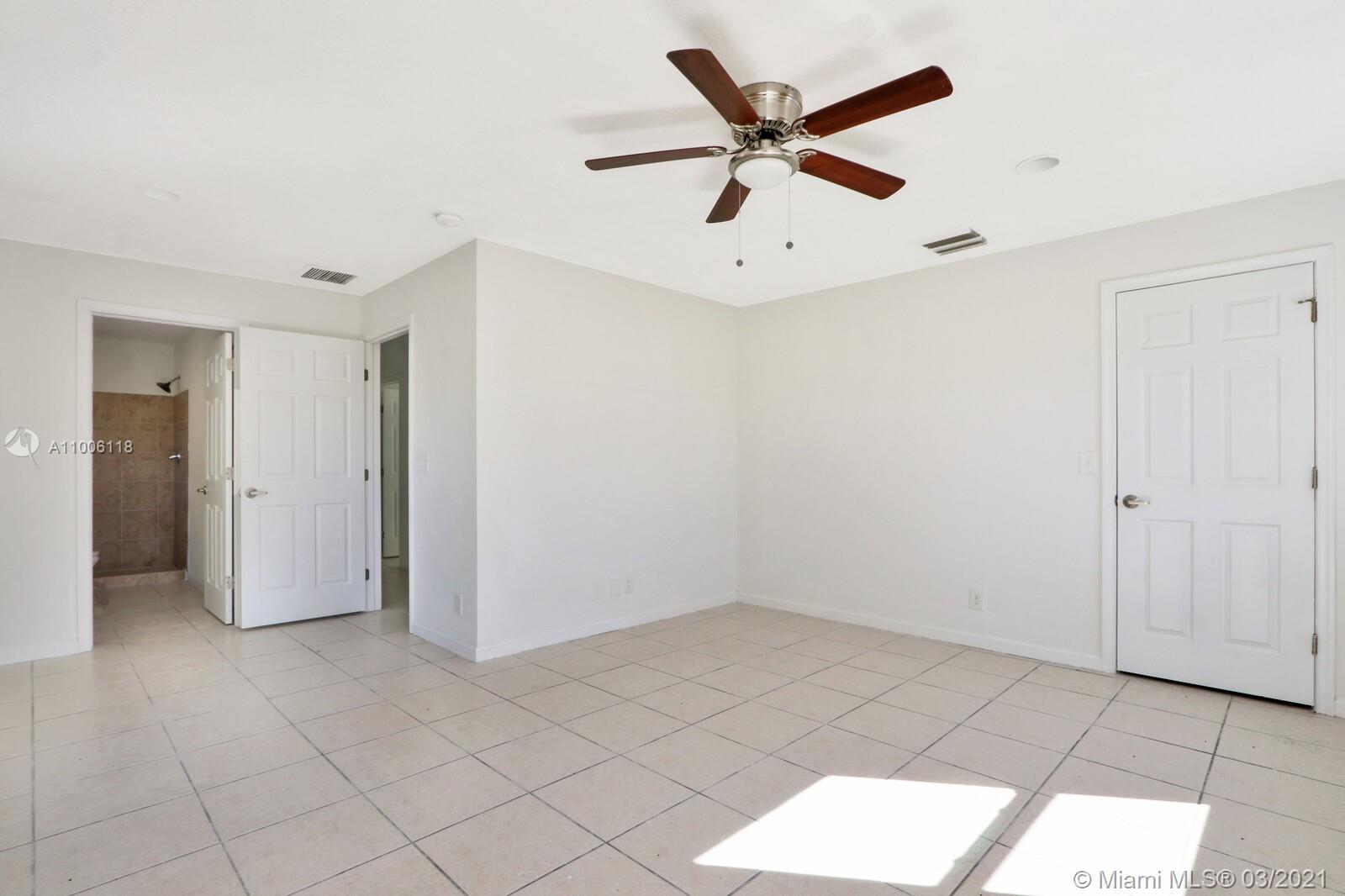 See details / 3211 sq. ft. $ 2021-03-01 0 Photo