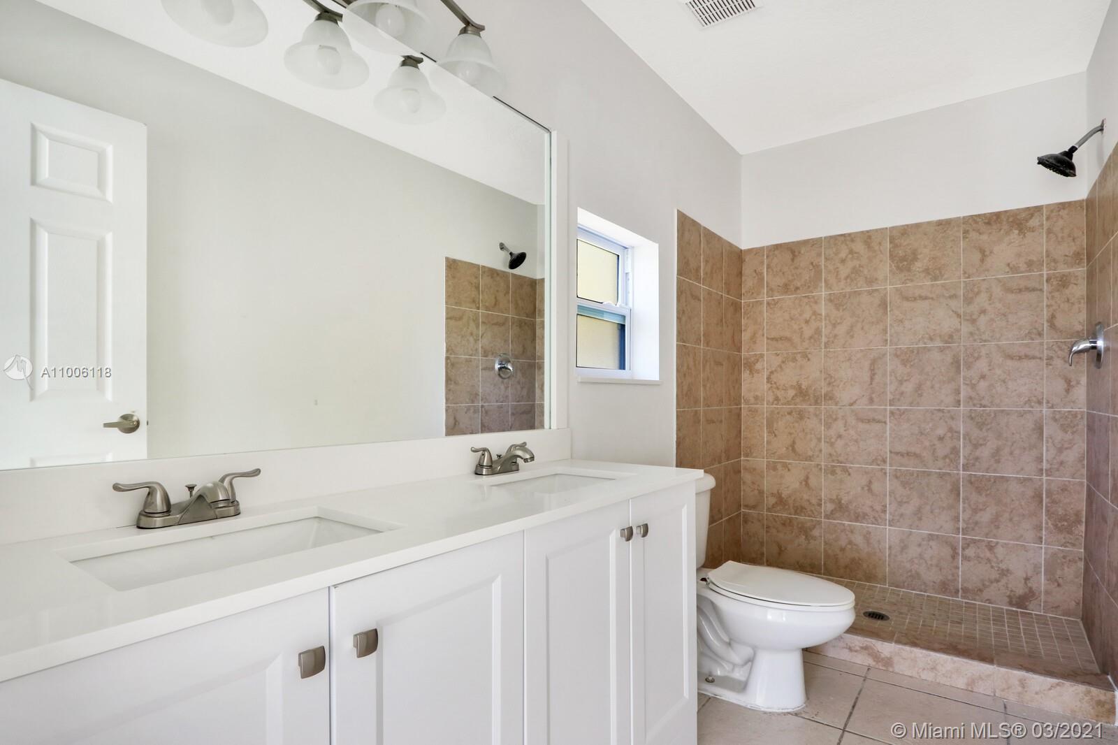 See details / 3211 sq. ft. $ 2021-03-01 0 Photo