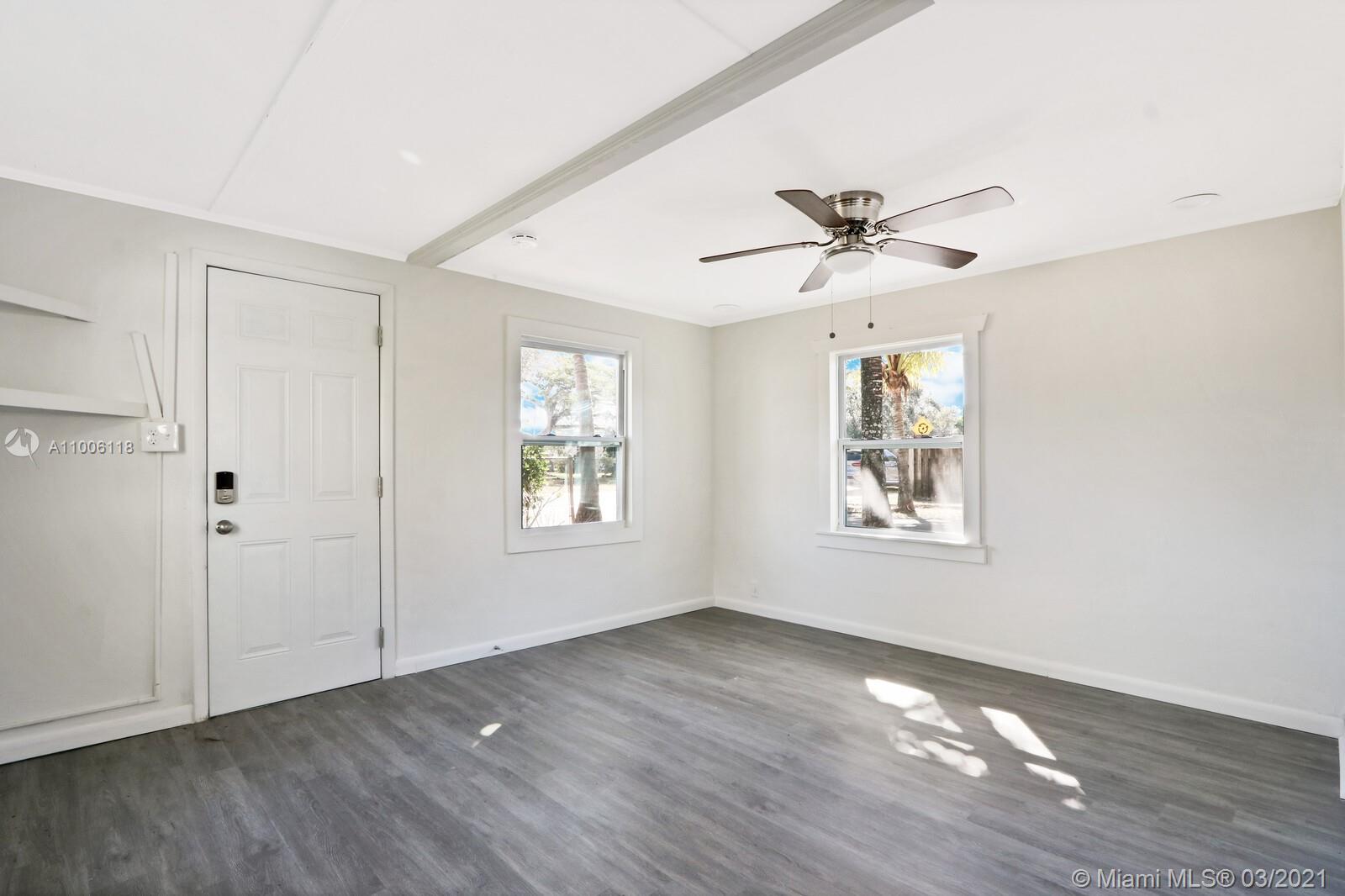 See details / 3211 sq. ft. $ 2021-03-01 0 Photo