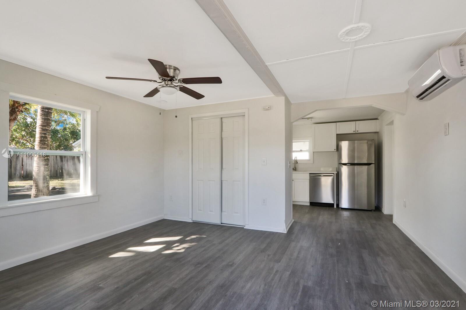 See details / 3211 sq. ft. $ 2021-03-01 0 Photo