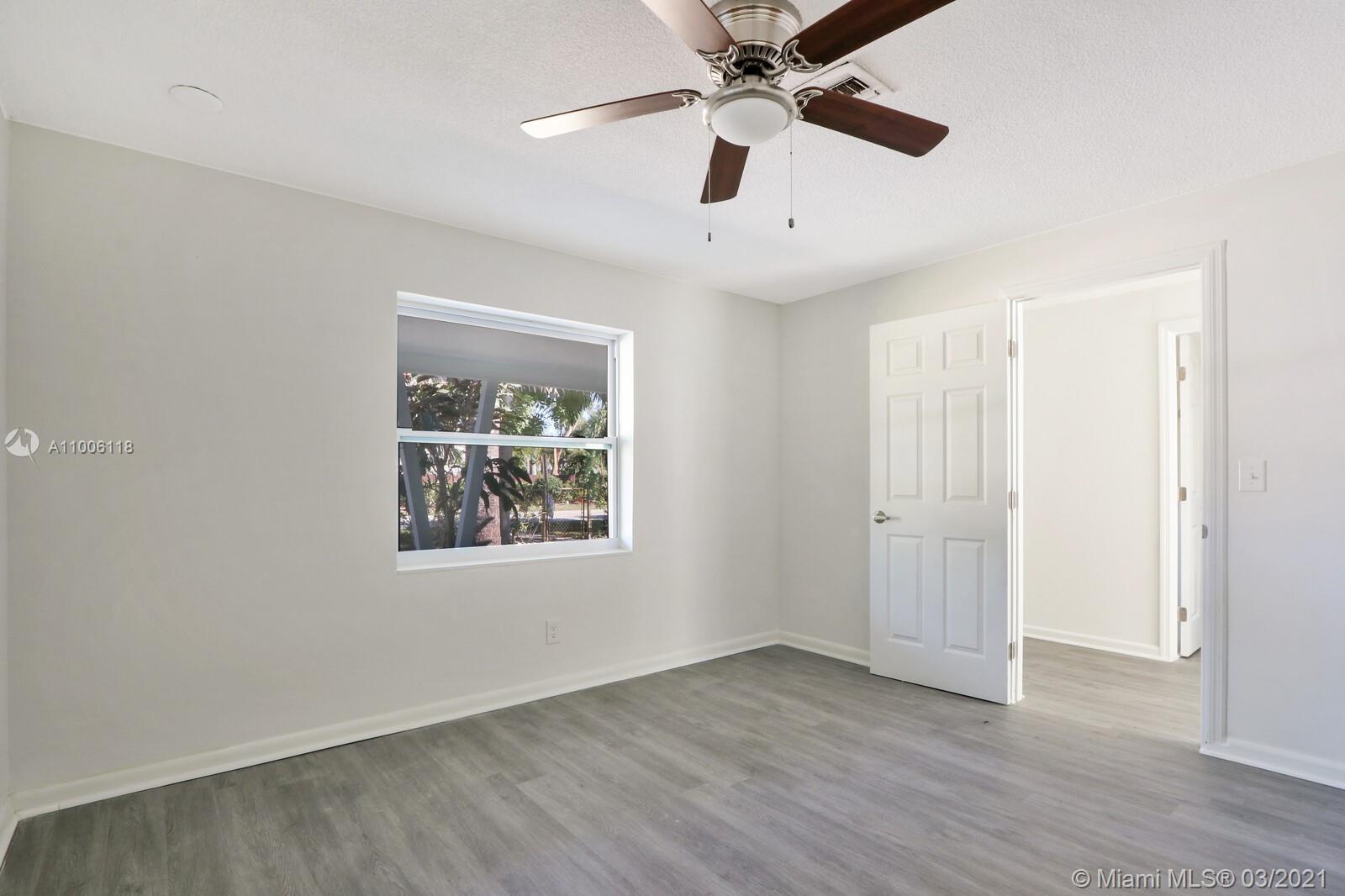 See details / 3211 sq. ft. $ 2021-03-01 0 Photo