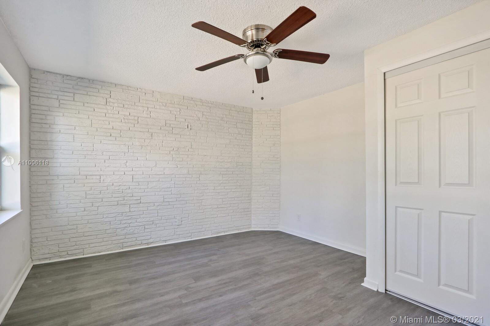 See details / 3211 sq. ft. $ 2021-03-01 0 Photo