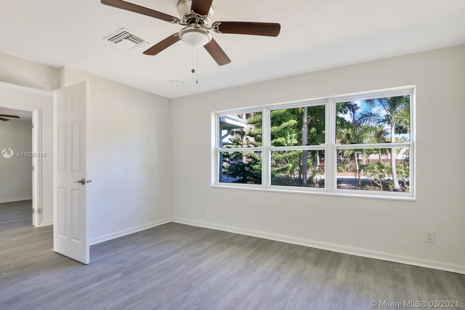 See details / 3211 sq. ft. $ 2021-03-01 0 Photo