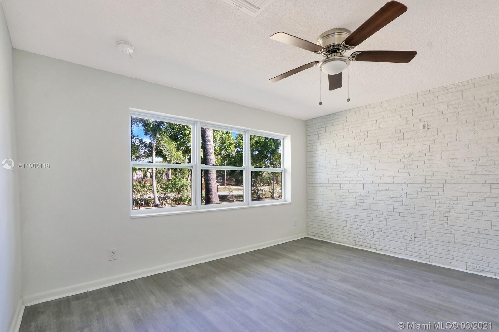 See details / 3211 sq. ft. $ 2021-03-01 0 Photo