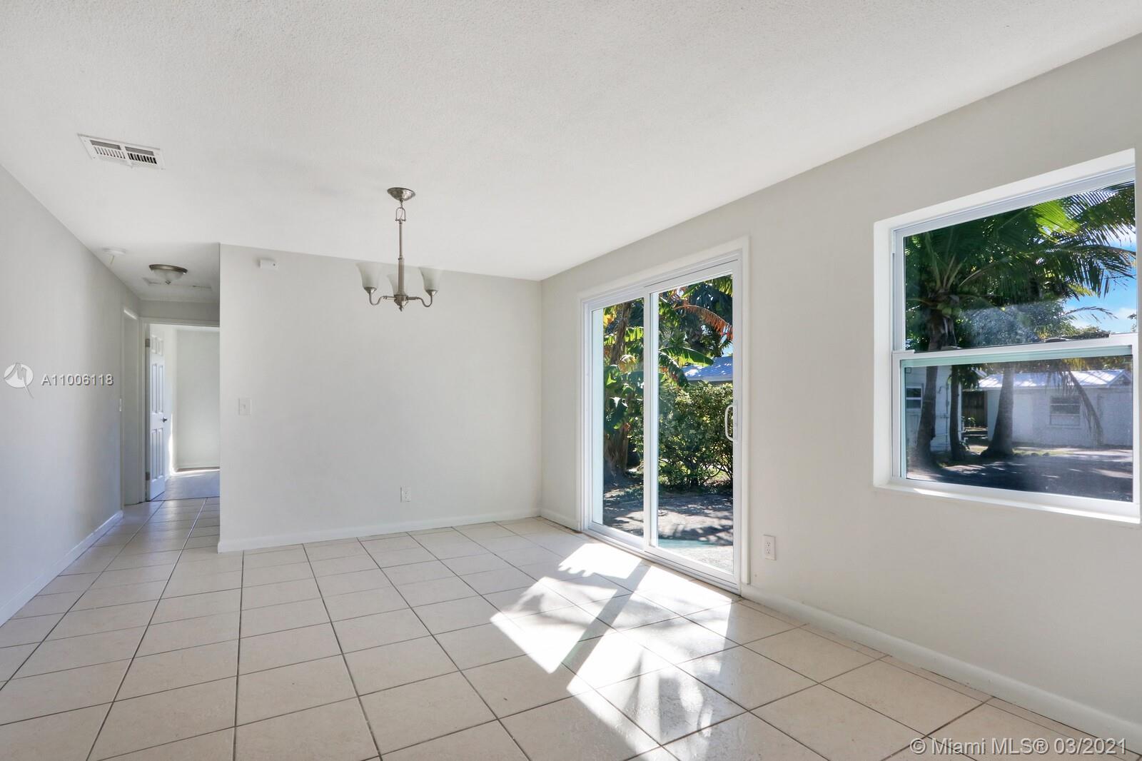 See details / 3211 sq. ft. $ 2021-03-01 0 Photo