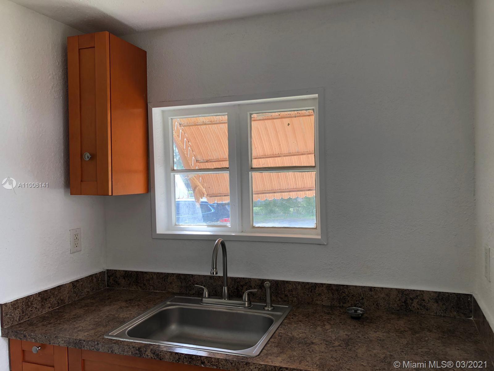 See details / 300 sq. ft. $ 2021-03-01 0 Photo
