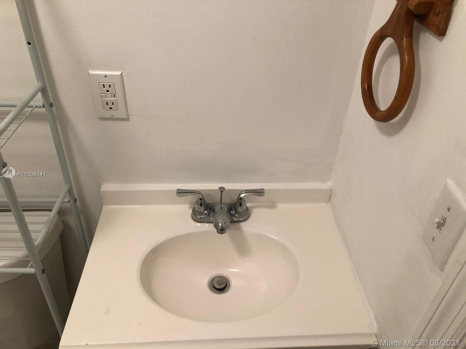 See details / 300 sq. ft. $ 2021-03-01 0 Photo