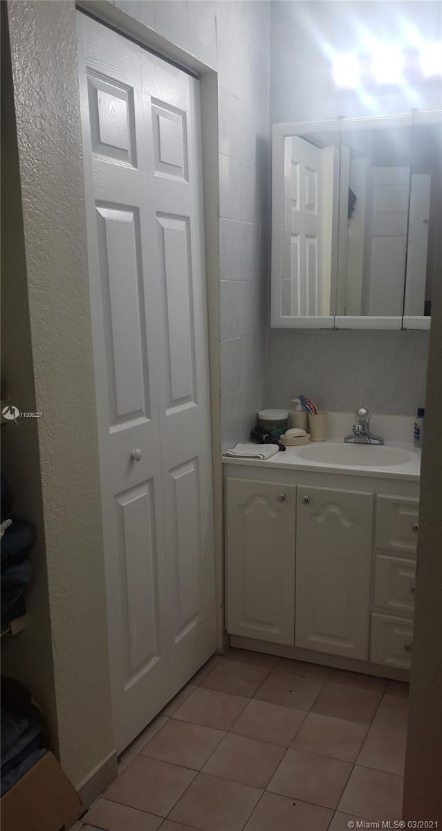 See details / 5512 sq. ft. $ 2021-03-18 0 Photo