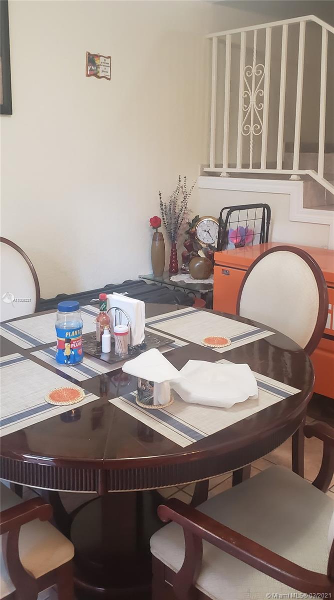 See details / 5512 sq. ft. $ 2021-03-18 0 Photo