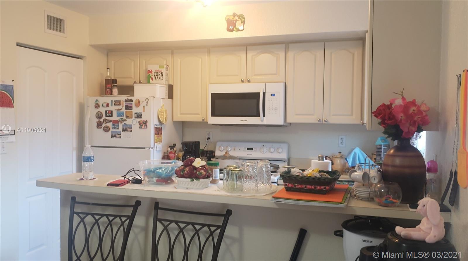 See details / 5512 sq. ft. $ 2021-03-18 0 Photo