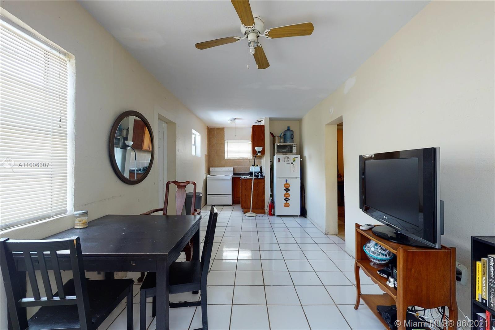 See details / 1306 sq. ft. $ 2021-03-01 0 Photo