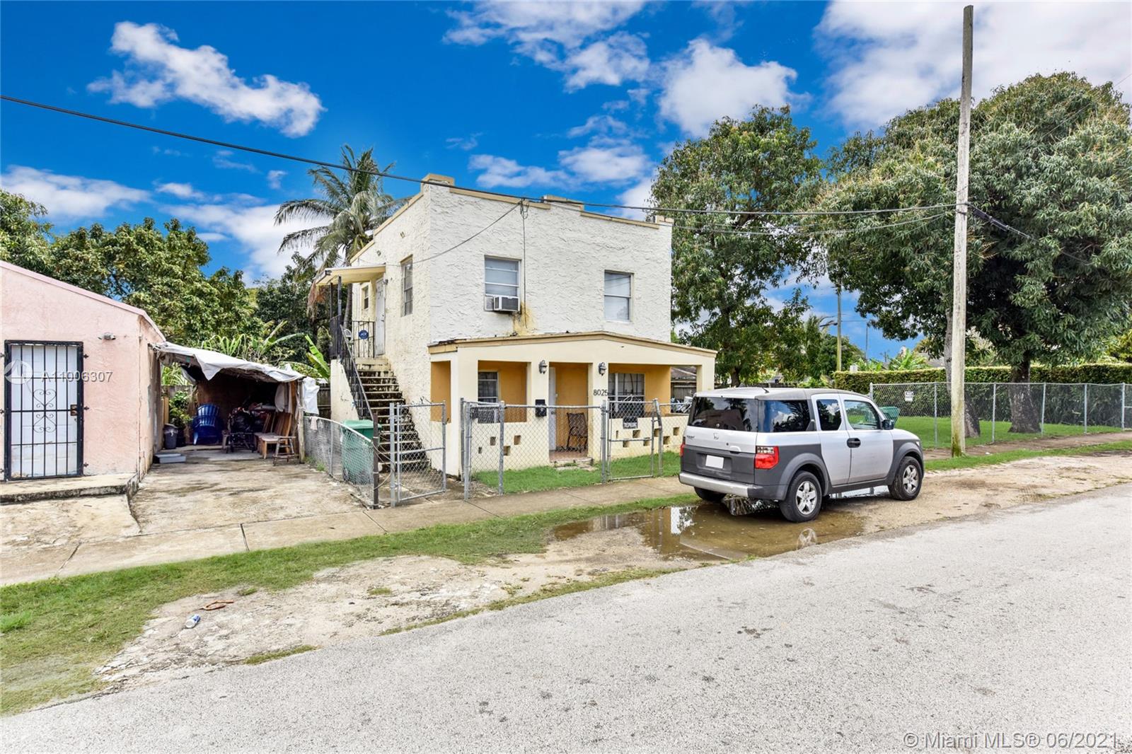See details / 1306 sq. ft. $ 2021-03-01 0 Photo