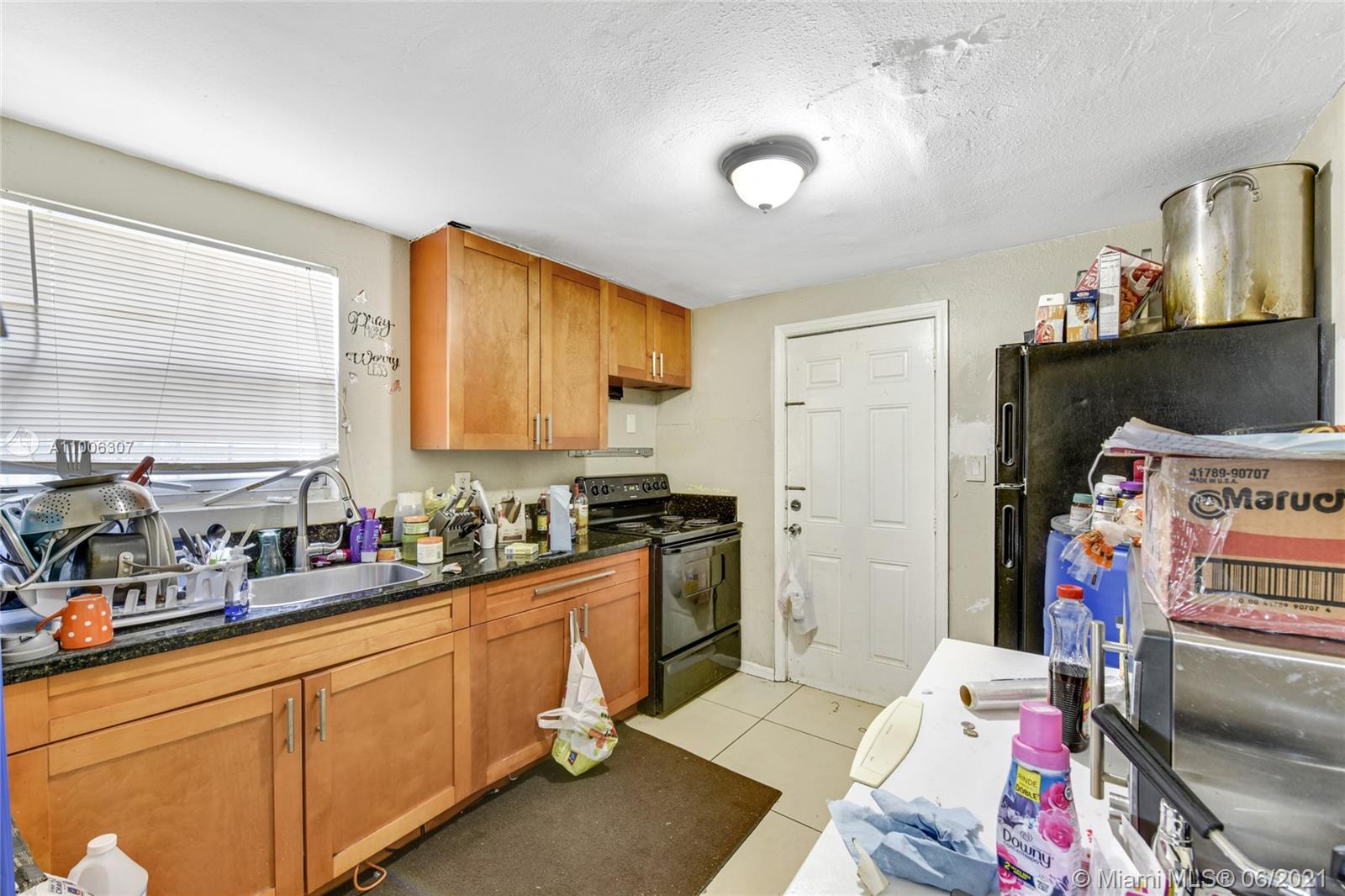 See details / 1306 sq. ft. $ 2021-03-01 0 Photo