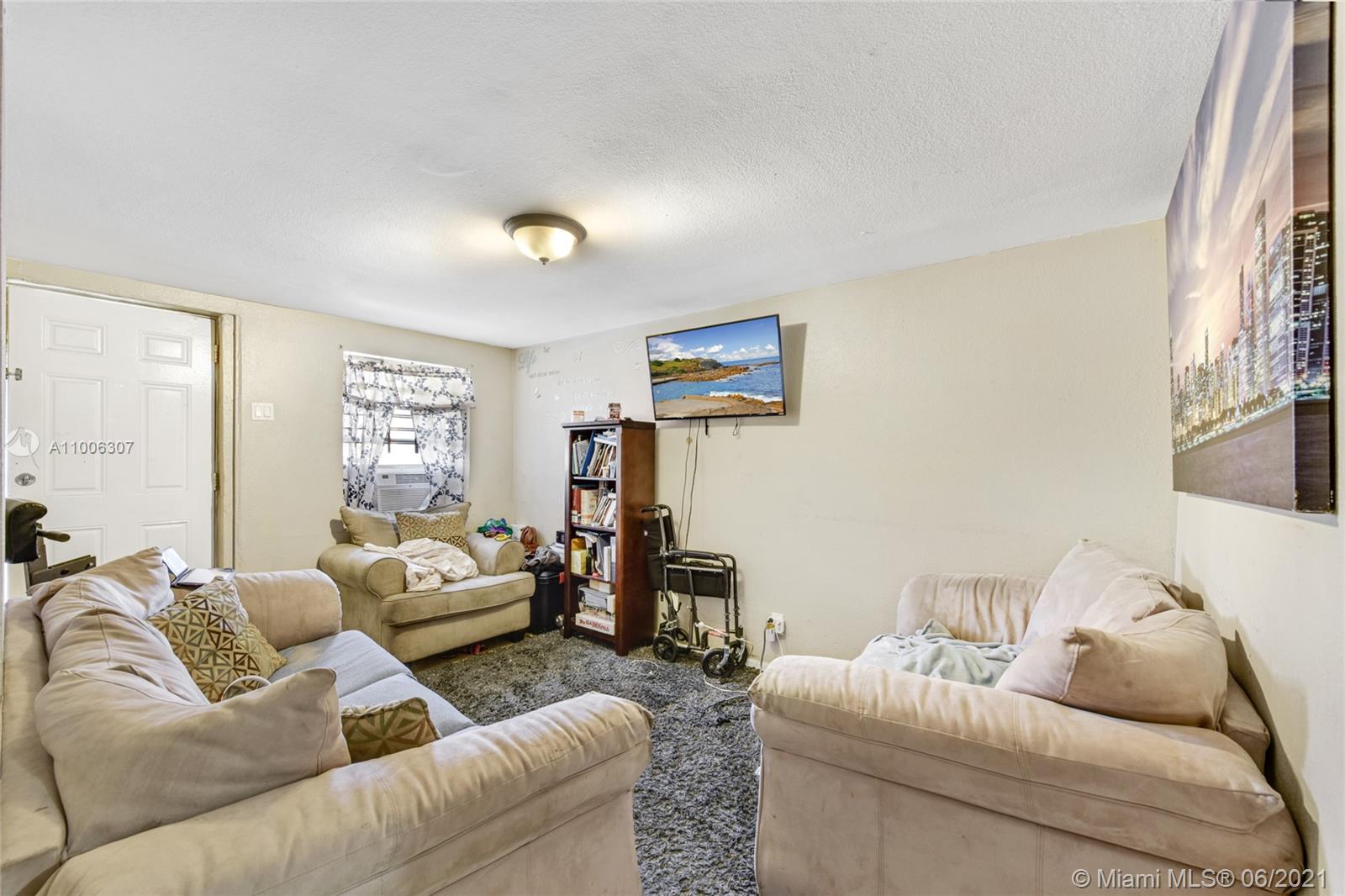 See details / 1306 sq. ft. $ 2021-03-01 0 Photo