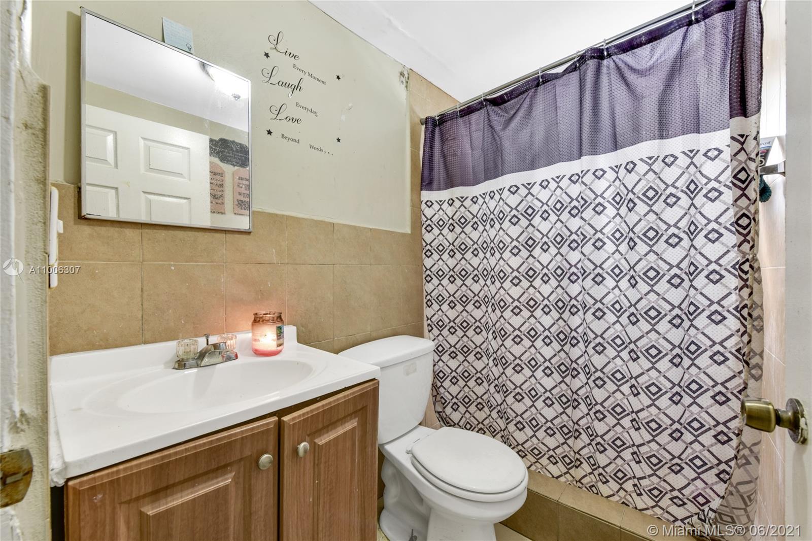 See details / 1306 sq. ft. $ 2021-03-01 0 Photo