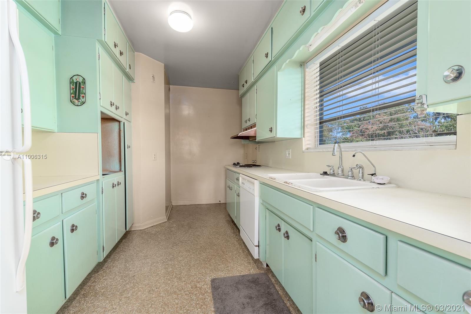 See details / 0 sq. ft. $ 2021-03-01 0 Photo