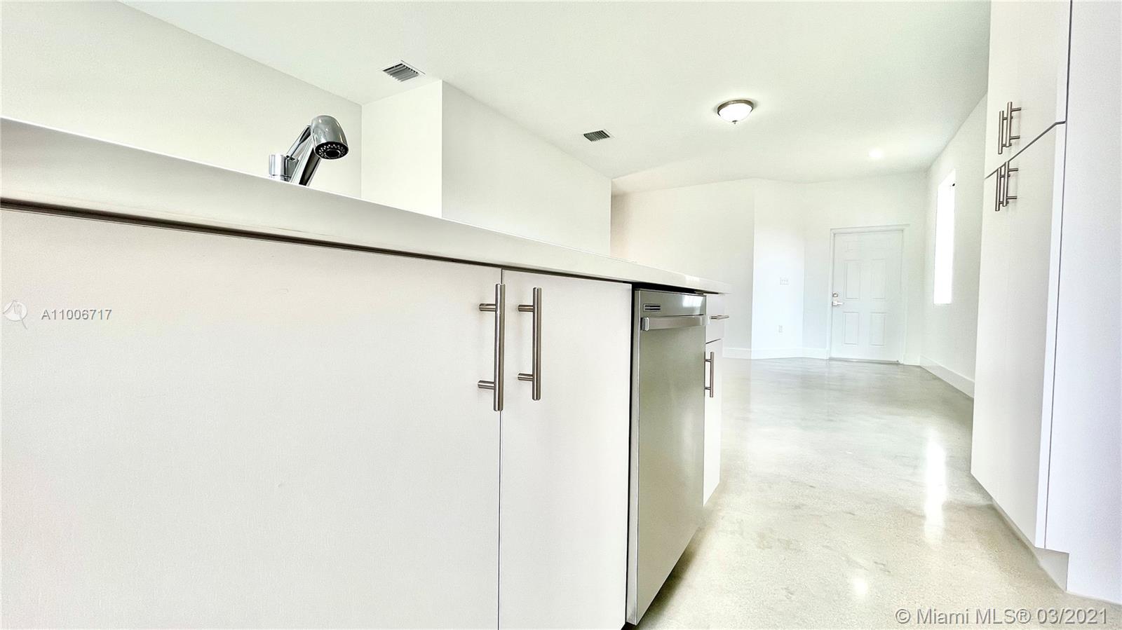 See details / sq. ft. $ 2021-03-02 0 Photo