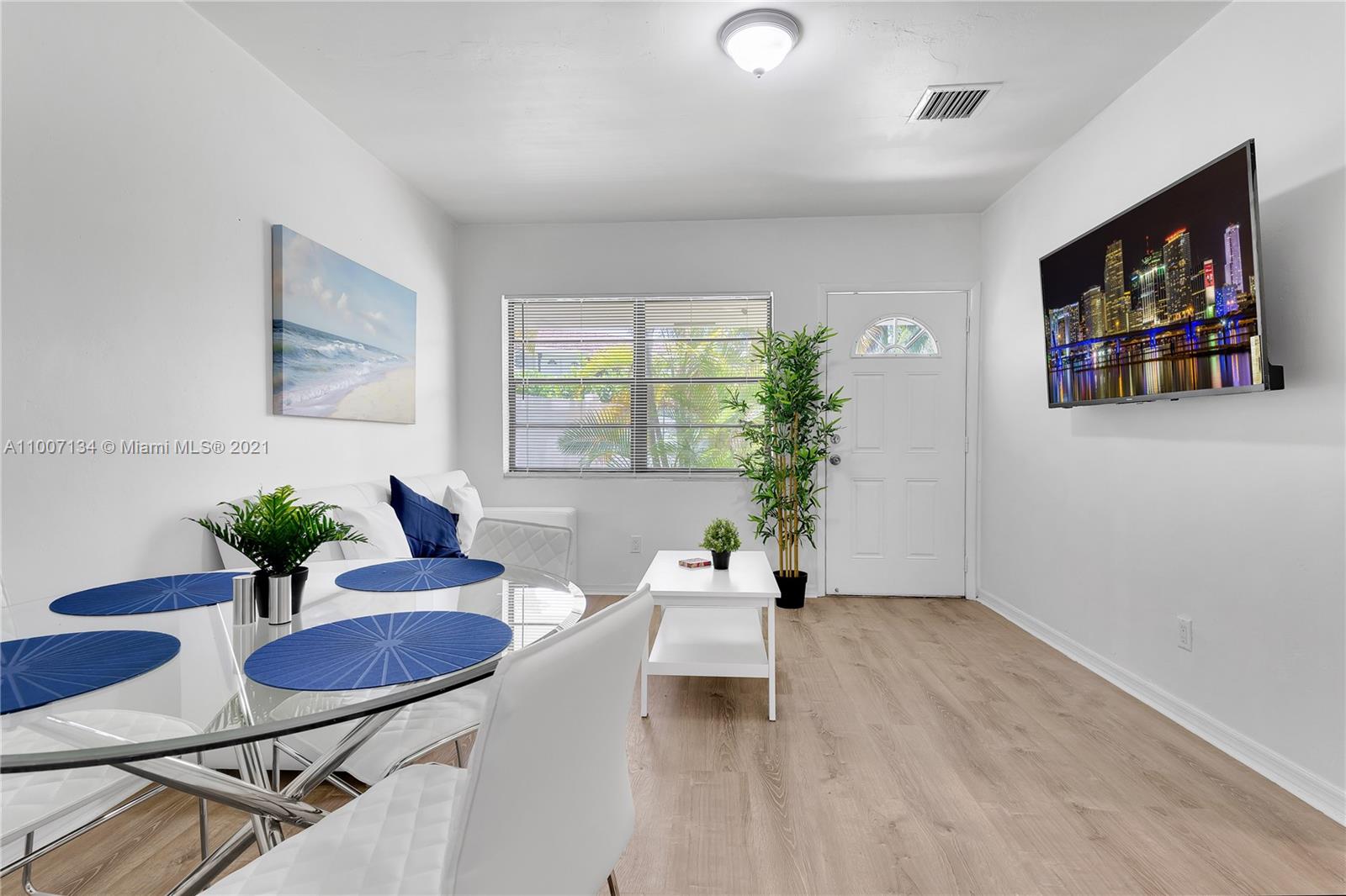 See details / 2600 sq. ft. $ 2021-03-02 0 Photo