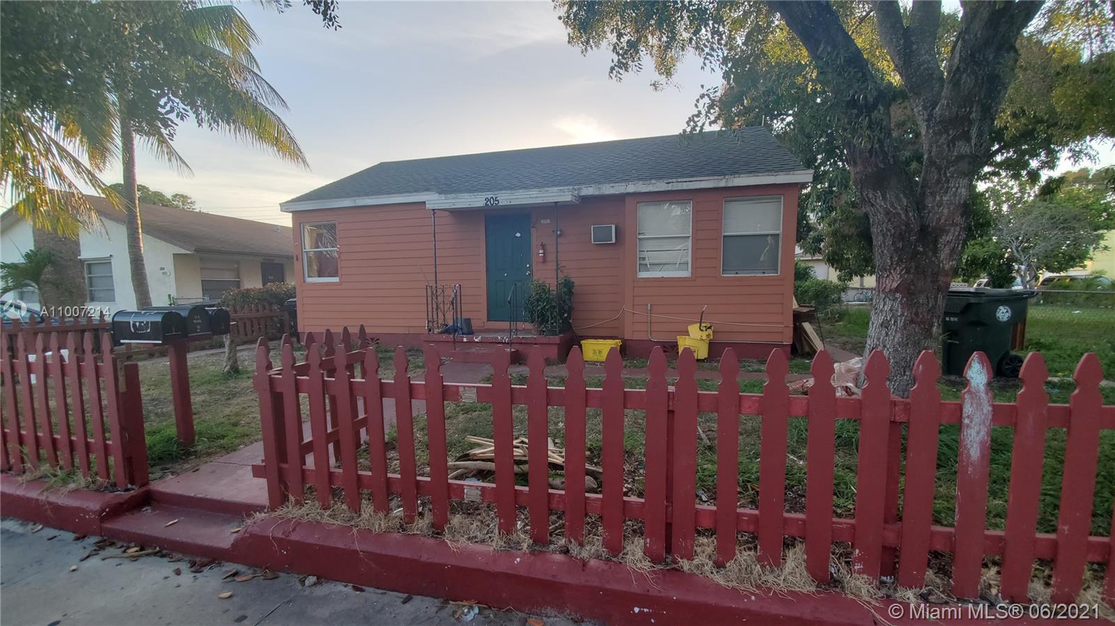 See details / 1732 sq. ft. $ 2021-03-10 0 Photo