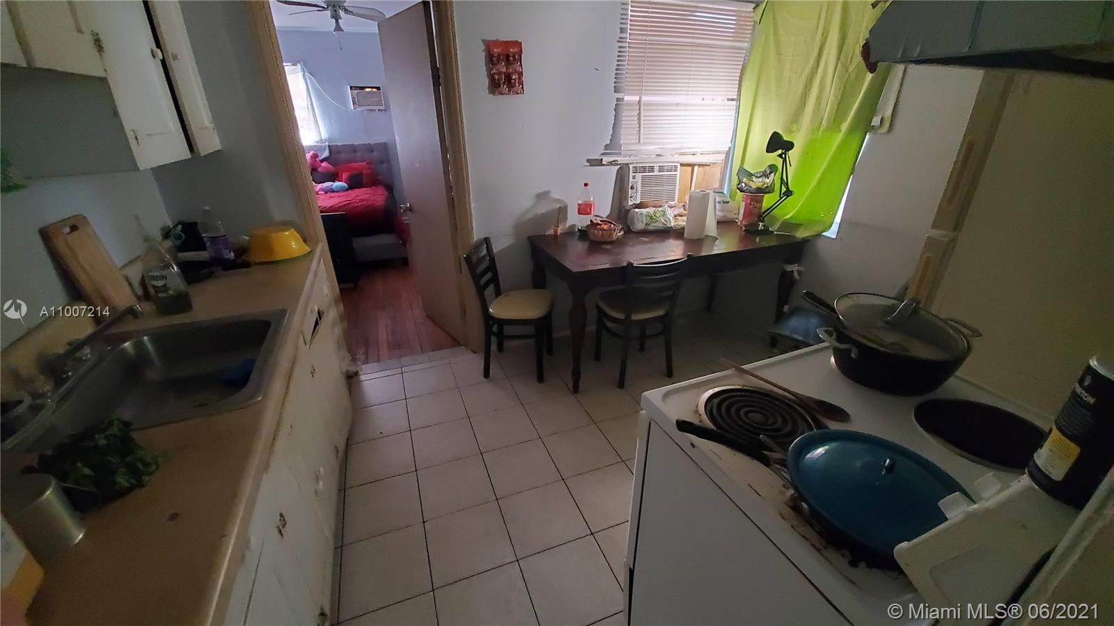 See details / 1732 sq. ft. $ 2021-03-10 0 Photo