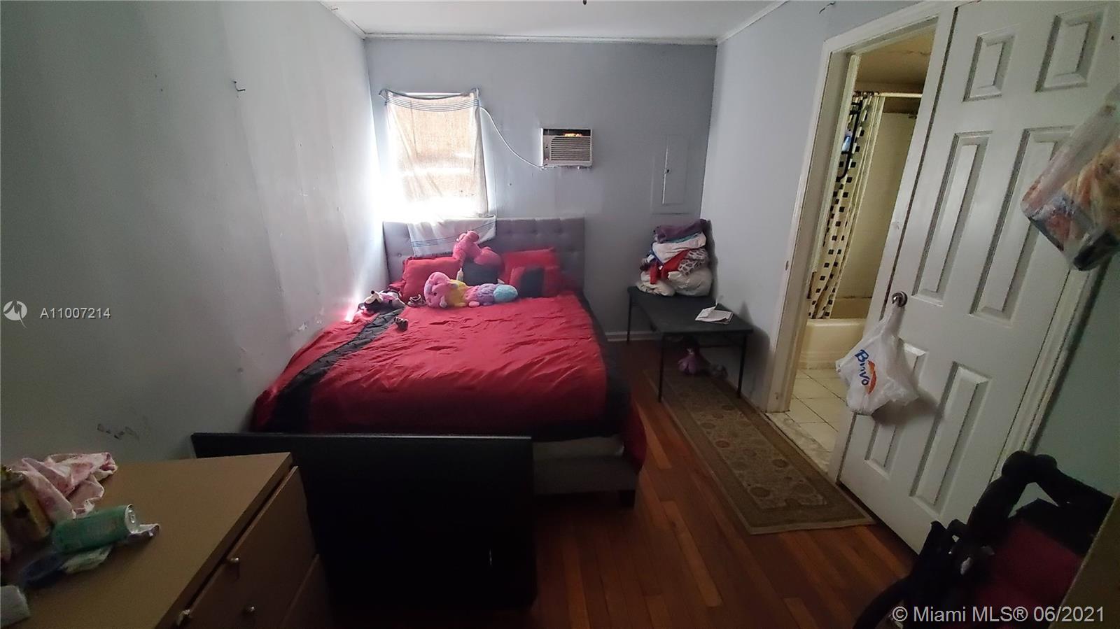 See details / 1732 sq. ft. $ 2021-03-10 0 Photo
