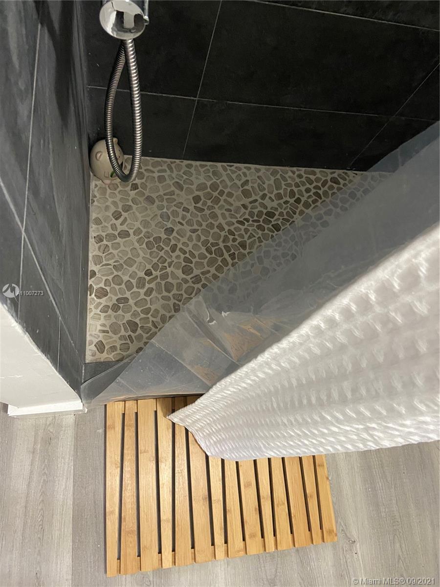 See details / 1924 sq. ft. $ 2021-03-03 0 Photo