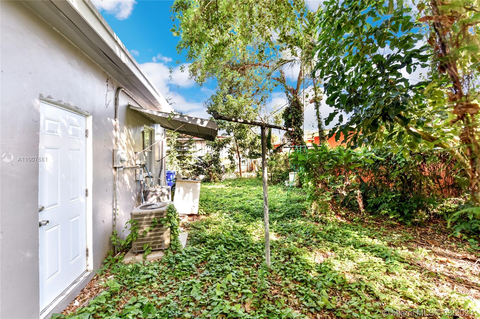 See details / 1304 sq. ft. $ 2021-03-03 0 Photo
