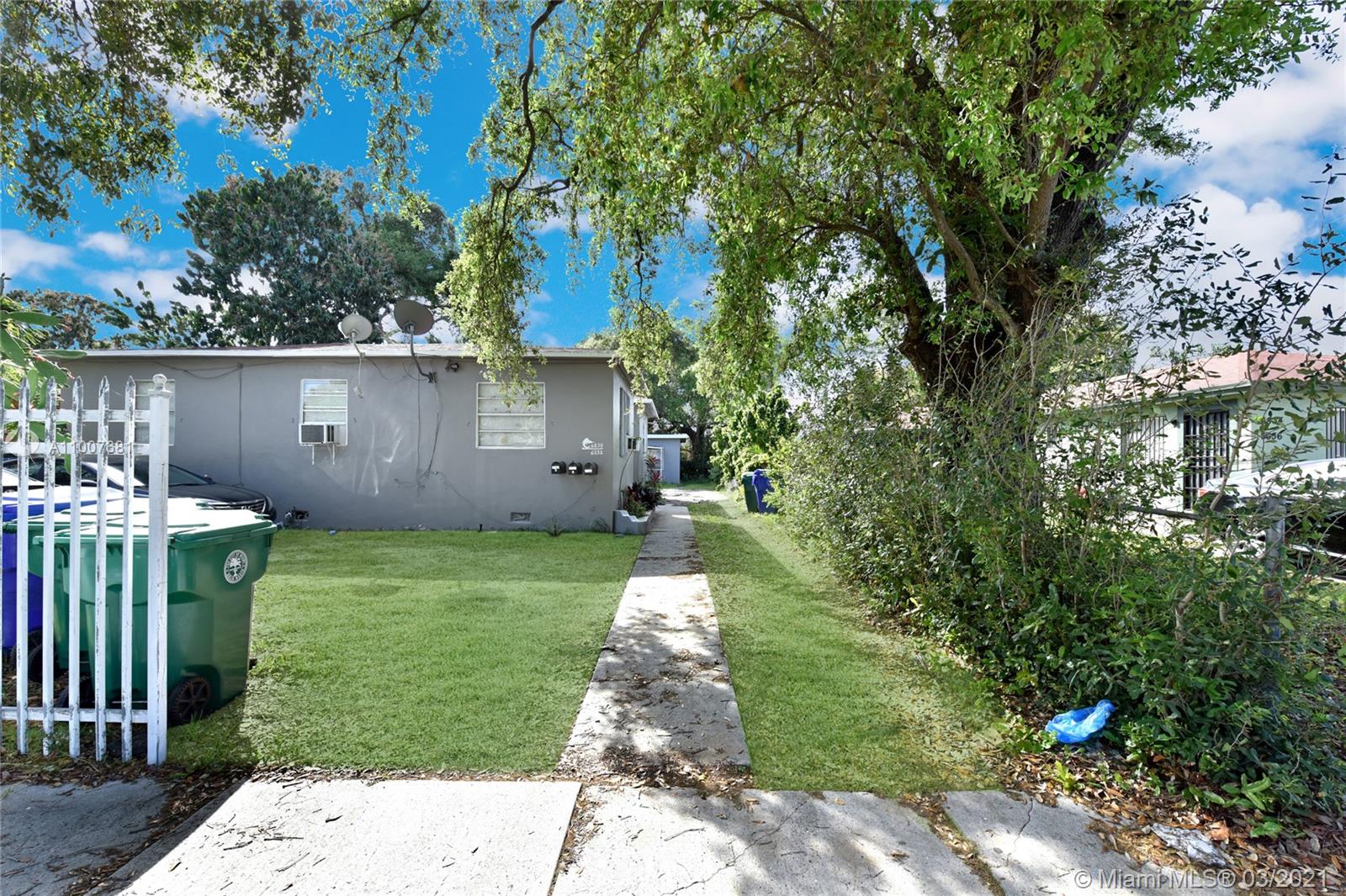 See details / 1304 sq. ft. $ 2021-03-03 0 Photo