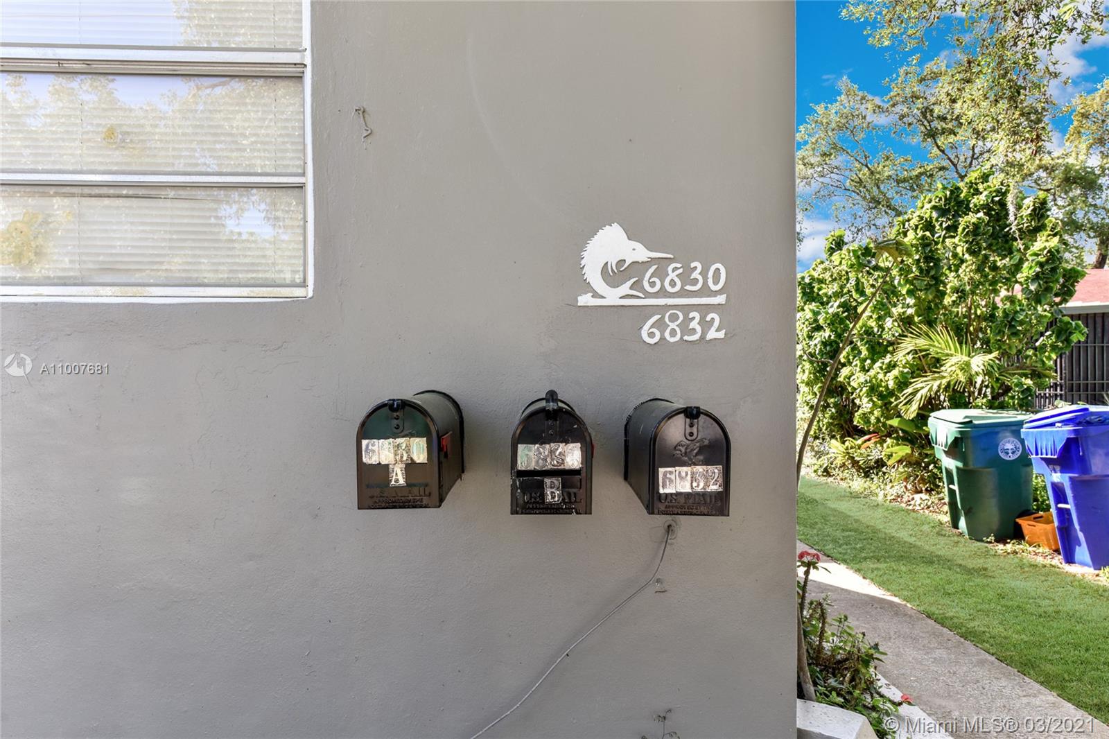See details / 1304 sq. ft. $ 2021-03-03 0 Photo