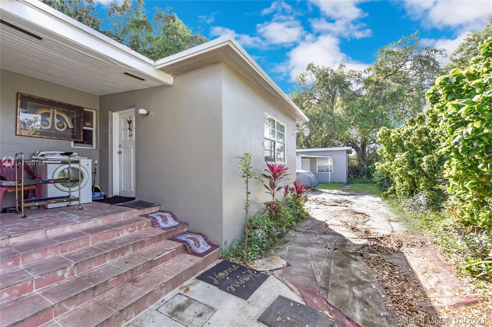 See details / 1304 sq. ft. $ 2021-03-03 0 Photo