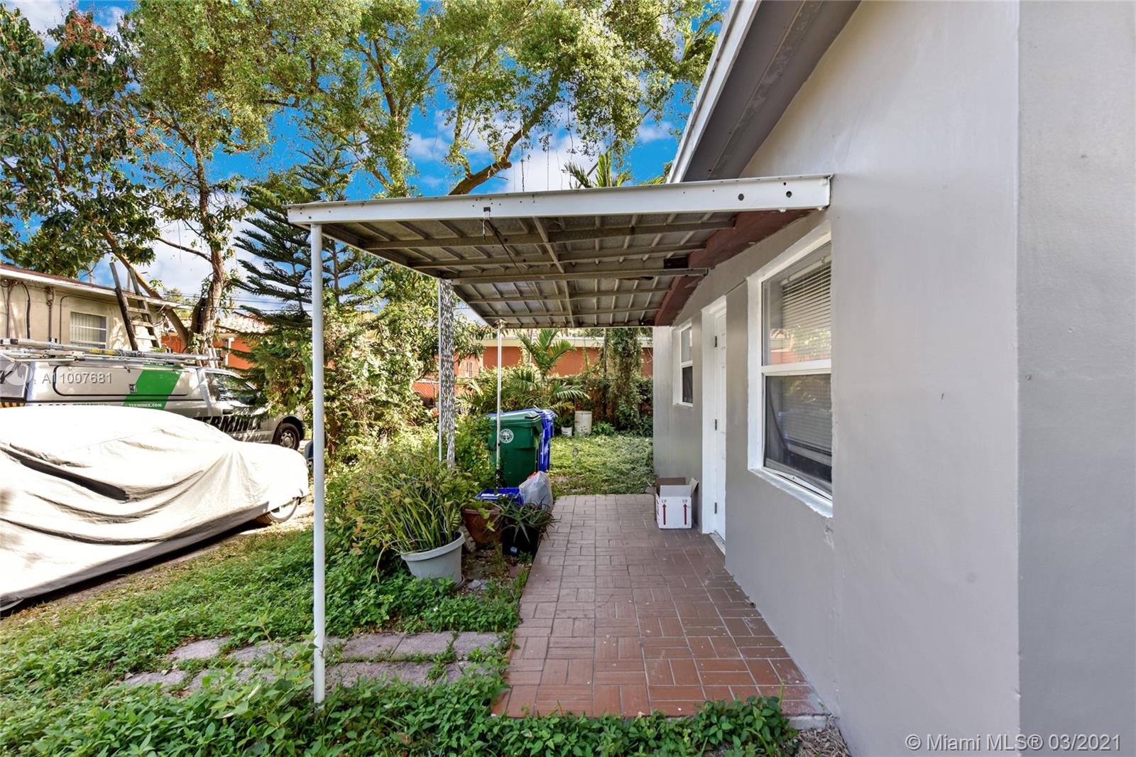 See details / 1304 sq. ft. $ 2021-03-03 0 Photo