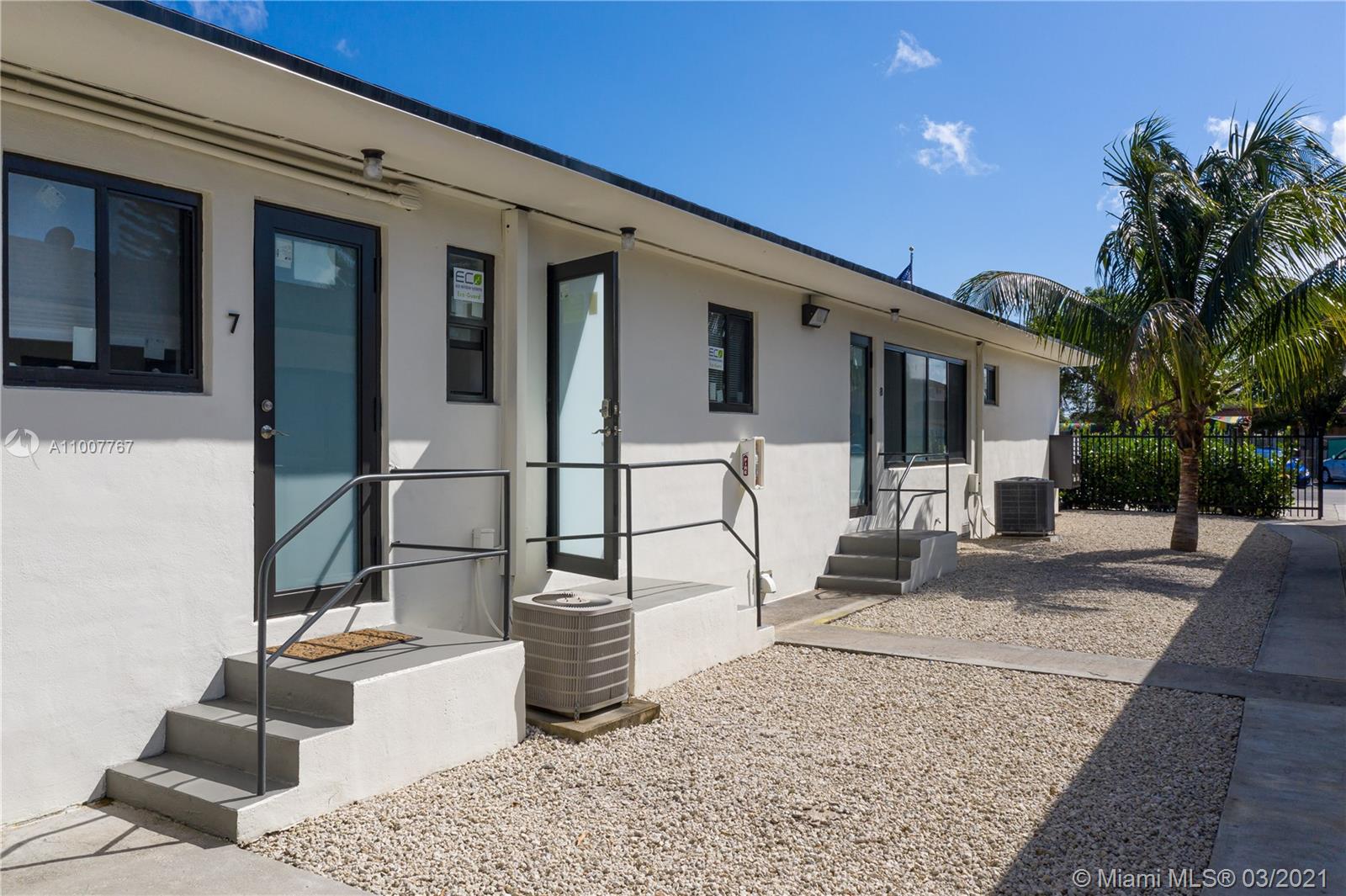 See details / sq. ft. $ 2021-03-31 0 Photo