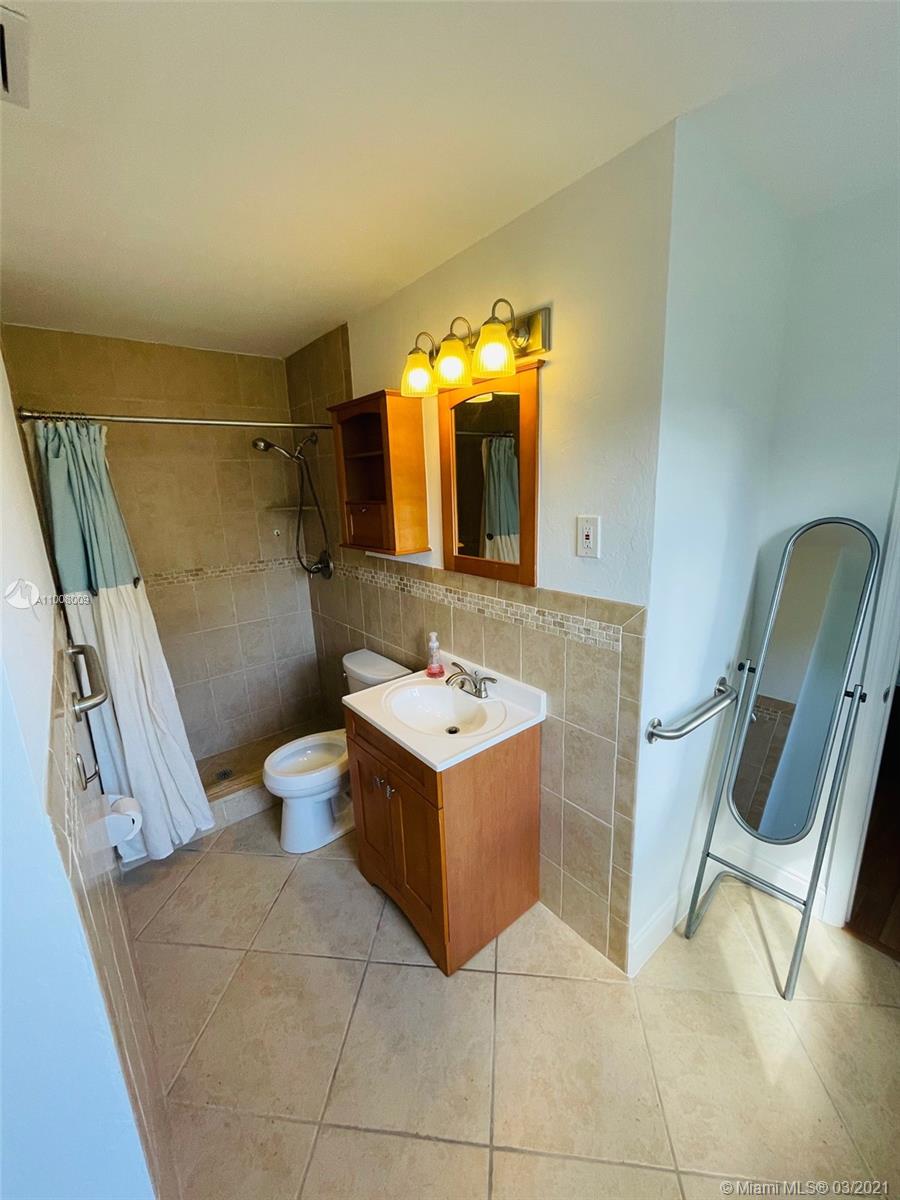 See details / 1704 sq. ft. $ 2021-03-04 0 Photo