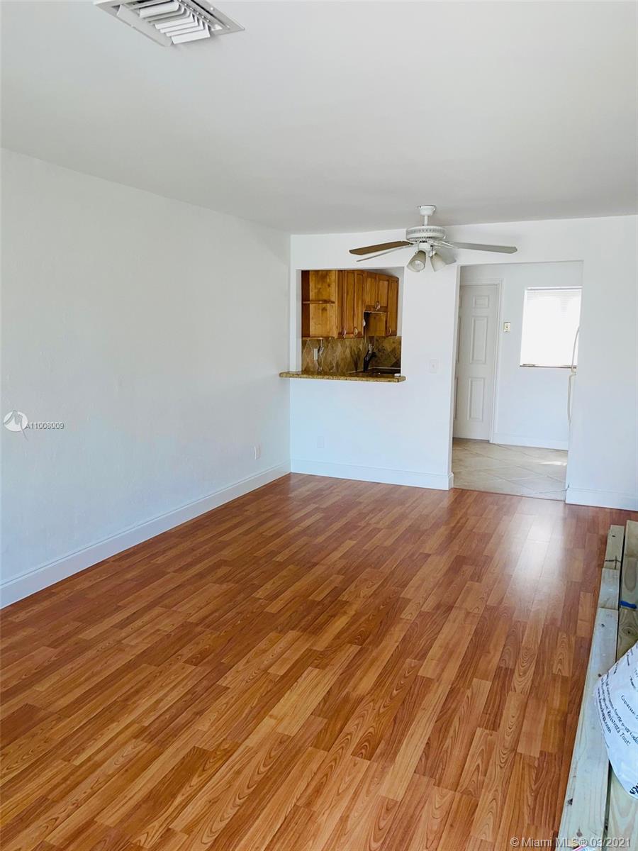 See details / 1704 sq. ft. $ 2021-03-04 0 Photo
