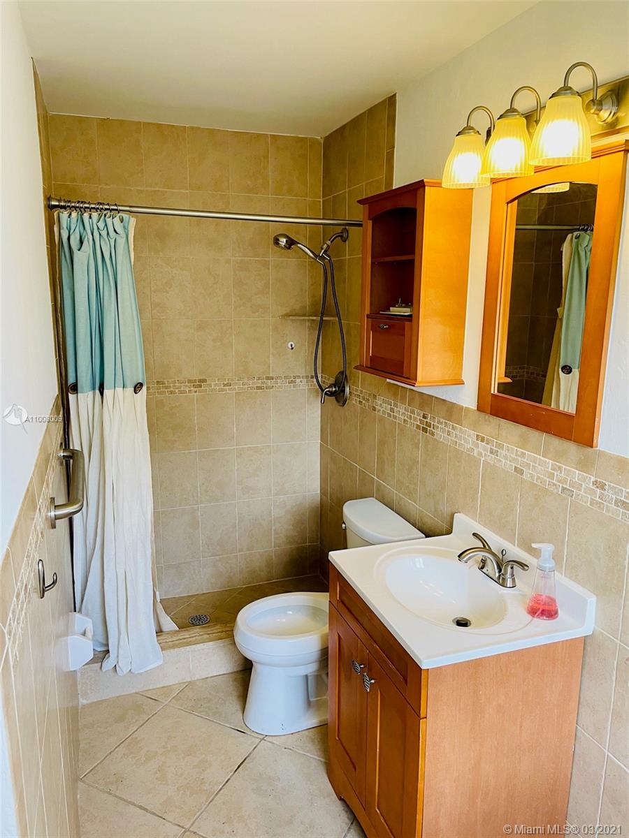 See details / 1704 sq. ft. $ 2021-03-04 0 Photo