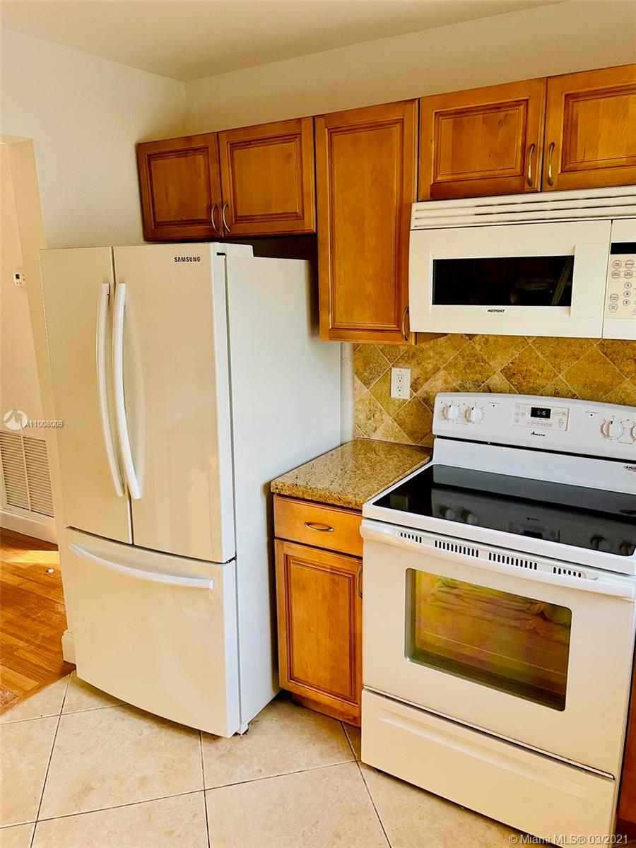 See details / 1704 sq. ft. $ 2021-03-04 0 Photo